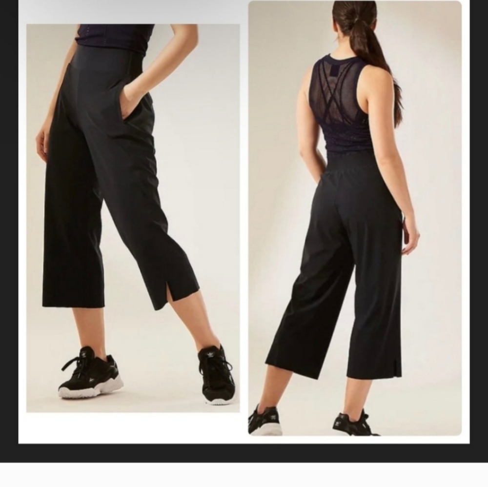 Athleta Cosmic Crop Black pants Sz.S NWT